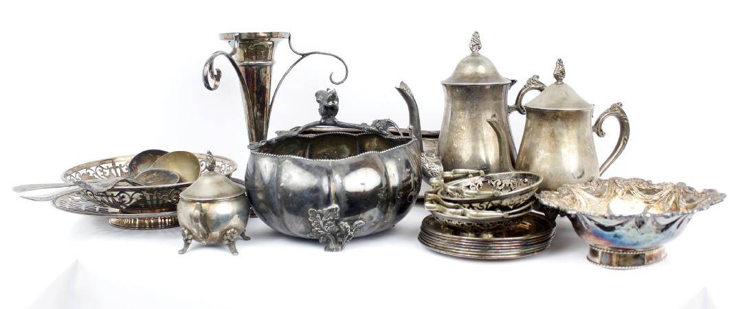 ASSORTED SILVER PLATED ITEMS (1 of 3)