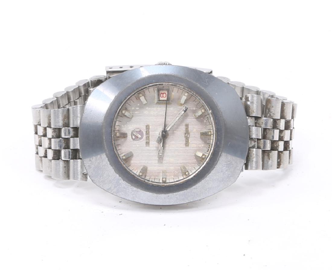 MEN`S STEEL RADO DIASTAR CALENDAR WATCH: MEN`S STEEL RADO DIASTAR CALENDAR WATCH Men's steel Swiss Rado Diastar calendar wristwatch, 1970s model. Automatic movement, generic steel bracelet. Weight: 104.7 grams Size: 35mm