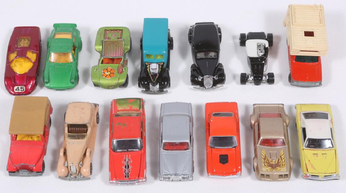 (14) MATCHBOX, HOTWHEELS, GREENLIGHT TOY CARS: (14) MATCHBOX, HOTWHEELS, GREENLIGHT TOY CARS 14 assorted matchbox, hot wheels and green light toy cars. Size: 2.5"