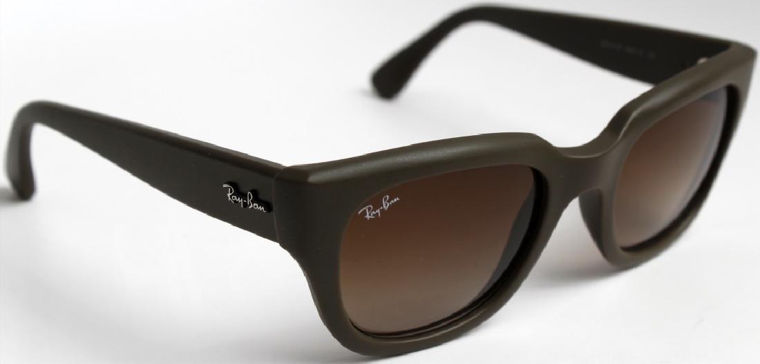 RAY-BAN OLIVE GREEN BROWN LENS SUNGLASSES: RAY-BAN OLIVE GREEN BROWN LENS SUNGLASSES Ray-Ban authentic sunglasses, in Olive green with brown lenses. Style number 4178.