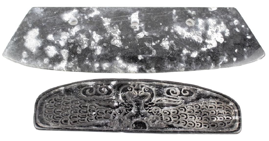 CHINESE CARVED ONYX AXE AND COMB: CHINESE CARVED ONYX AXE AND COMB Hand carved Chinese decorative onyx comb and axe blade. Comb measures 7" x 1.75" and the axe blade measures 9" x 2.5"