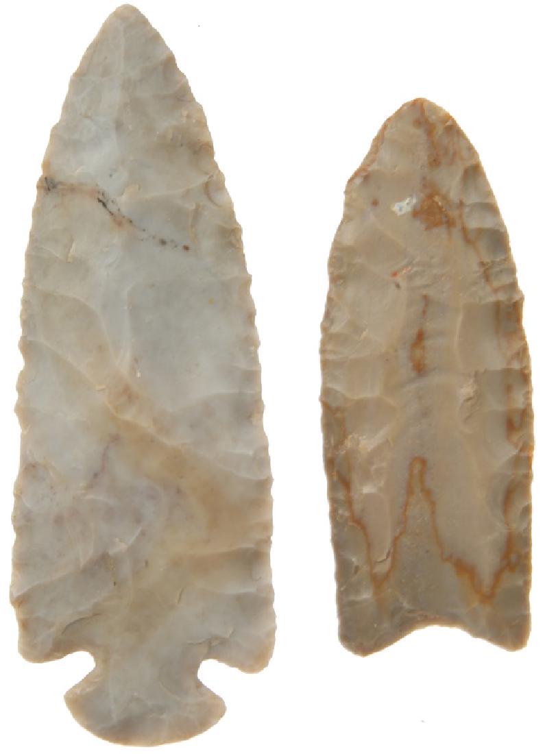 NATIVE AMERICAN EARLY PALEO-INDIAN TOOLS - 2: NATIVE AMERICAN EARLY PALEO-INDIAN TOOLS - 2 Native American early Paleo-Indian tools - lot of 2. One Ohio flint Ridge clovis and one Buffalo River Tennessee flint clovis.