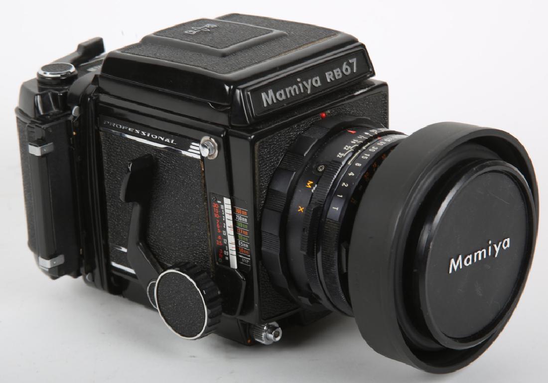 MAMIYA RB67 PROFESSIONAL CAMERA JAPAN: MAMIYA RB67 PROFESSIONAL CAMERA JAPAN Mamiya Sekor RB 67 Professional Camera, No. C39551. Seiko Japan Lens.