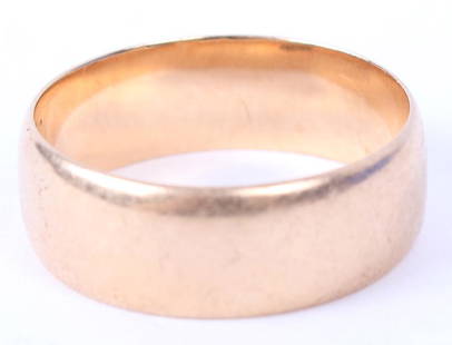 18K YELLOW GOLD 7MM WIDE WEDDING BAND: 18K YELLOW GOLD 7MM WIDE WEDDING BAND Ladies or men's antique 18k yellow gold solid plain band, 7mm width. Weight: 4.4 grams Size: 7