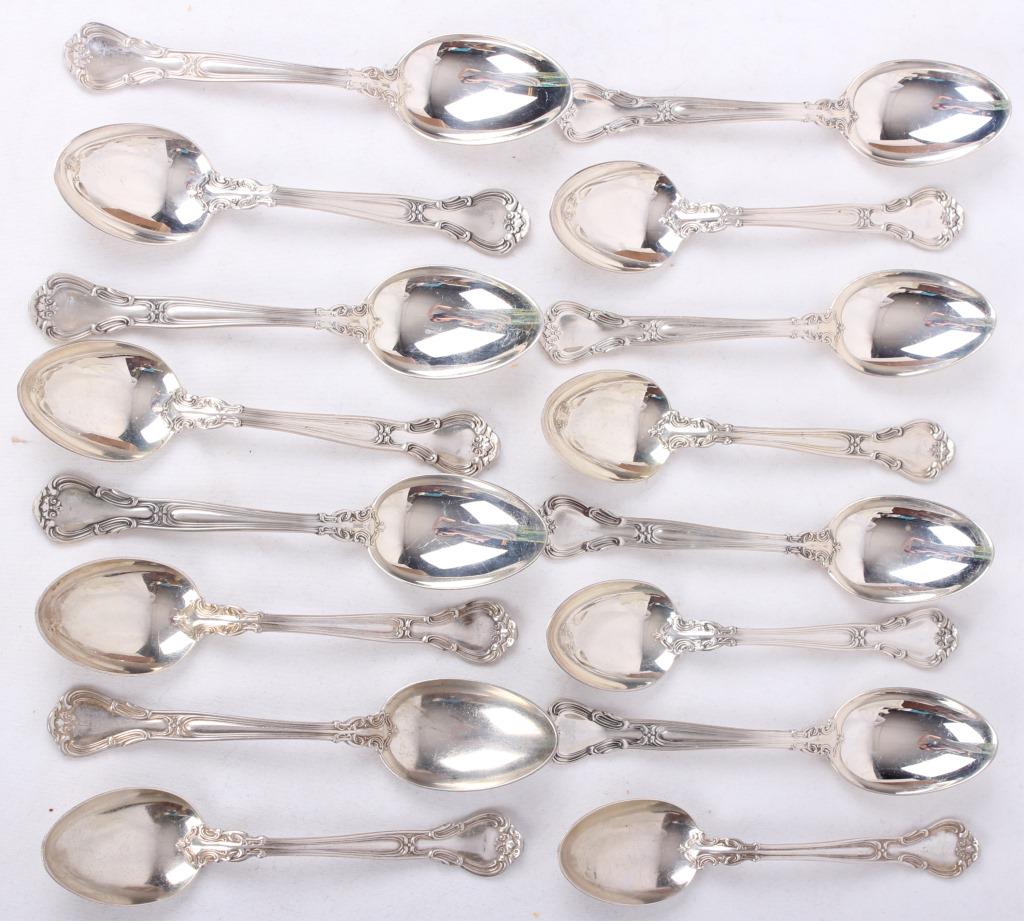 GORHAM STERLING SILVER CHANTILLY TEASPOONS - 16: GORHAM STERLING SILVER CHANTILLY TEASPOONS - 16 Set of sixteen sterling silver tea spoons by Gorham in the famous "Chantilly" pattern. Weight: 471 grams Size: 5.75"