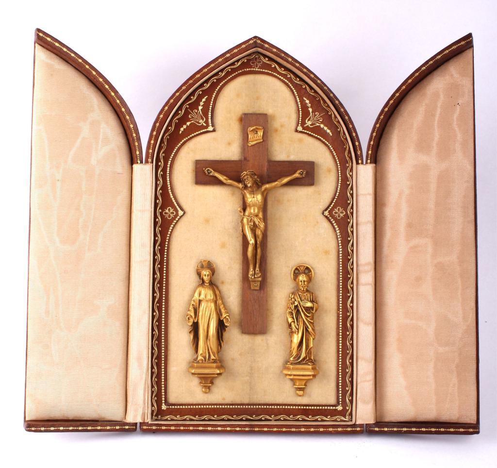 BRITISH ANTIQUE TOOLED LEATHER RELIGIOUS TRIPTYCH: BRITISH ANTIQUE TOOLED LEATHER RELIGIOUS TRIPTYCH British antique tooled leather religious triptych portable shrine to Jesus, Joseph, and Virgin Mary. Size: 4.5 X 8"Condition: Age Related wear - see p