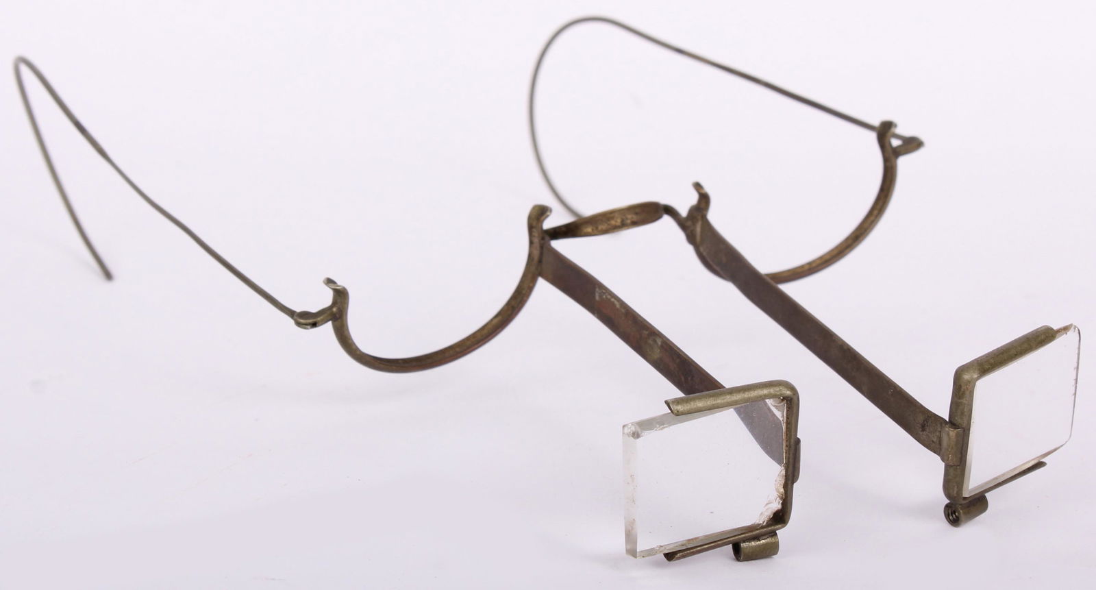 ANTIQUE BINOCULAR MAGNIFYING EYEGLASSES: 97233ANTIQUE BINOCULAR MAGNIFYING EYEGLASSES Antique binocular magnifying eyeglasses.