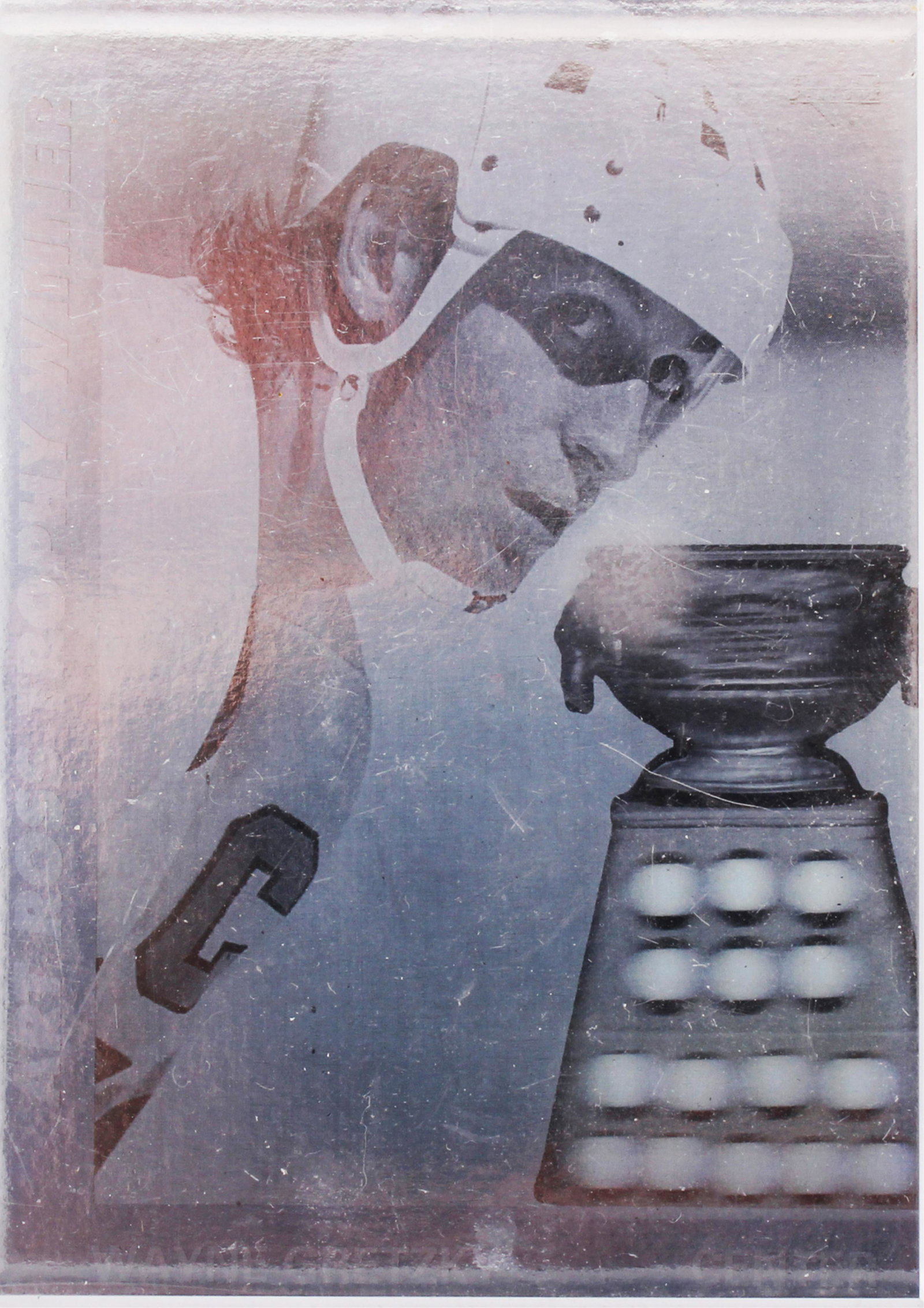 WAYNE GRETZKY 1991 HOLOGRAM NHL HOCKEY CARD: 97329WAYNE GRETZKY 1991 HOLOGRAM NHL HOCKEY CARD Wayne Gretzky 1991 hologram hockey card by The Upper Deck Company.