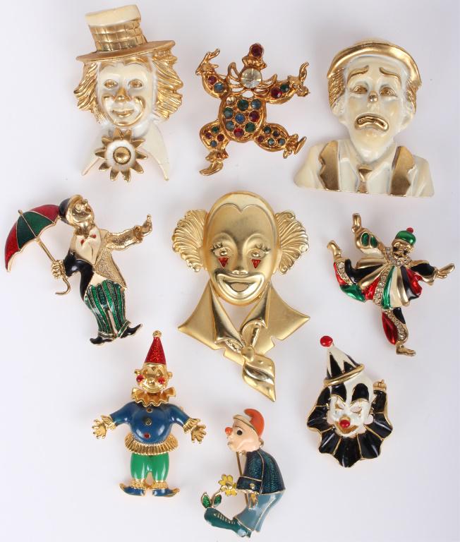 ASSORTED DECORATIVE CLOWN PINS - LOT OF 9: ASSORTED DECORATIVE CLOWN PINS - LOT OF 9 Assorted decorative clown pins - lot of 9. Size: 3" Largest Condition: Very fine.