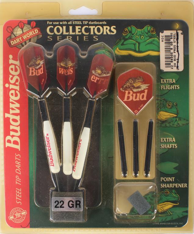 VINTAGE BUDWEISER DARTWORLD COLLECTOR STEEL DARTS: 10696VINTAGE BUDWEISER DARTWORLD COLLECTOR STEEL DARTSVintage Budweiser Dartworld collector steel darts. These collector steel tip darts are still in the packaging and depict on the dart's tails. Poin