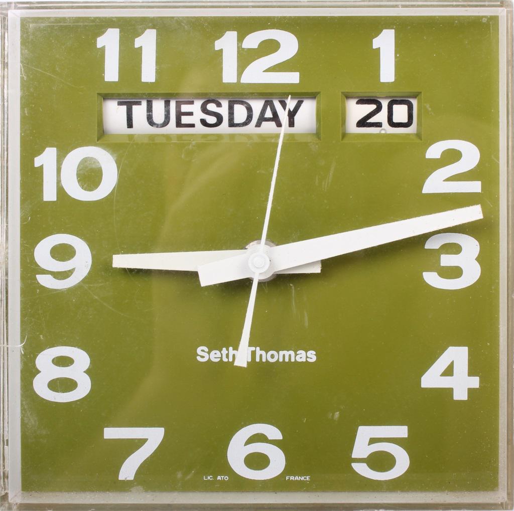SETH THOMAS SUPER CUBE CLOCK - W/ ORIGINAL STICKER: 10426SETH THOMAS SUPER CUBE CLOCK - W/ ORIGINAL STICKER Seth Thomas super cube clock. Includes original sticker. Clock Seth Thomas Unisex Size: 6 X 6 X 4" Condition: Functionality not tested. 6 X 6 X 