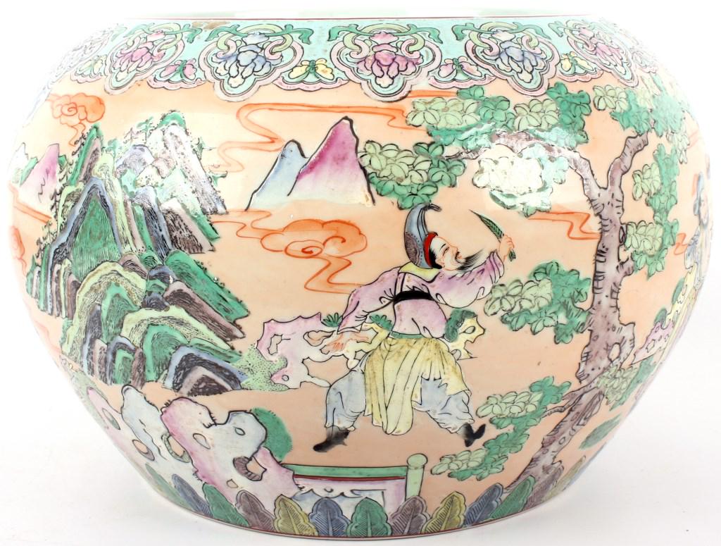 VINTAGE FAMILE ROSE CHINESE PLANTER (1 of 4)