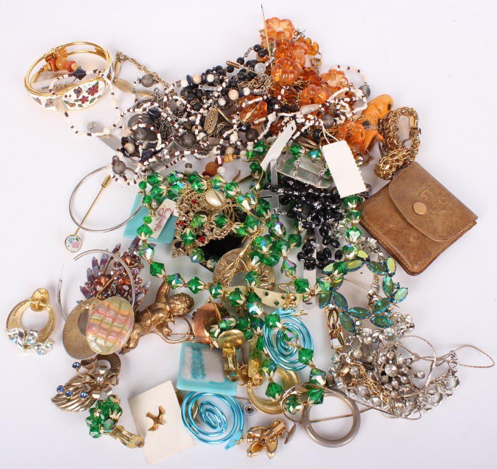 ASSORTED LADIES COSTUME JEWELRY - LOT OF 50 (1 of 5)