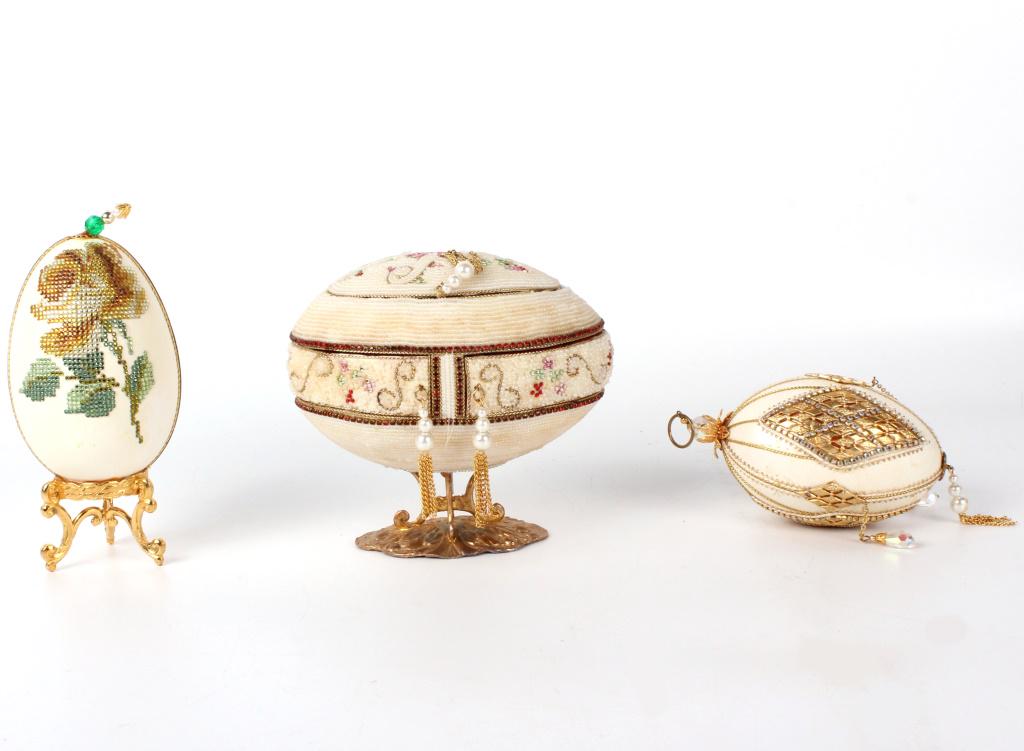 BEJEWELED DECORATIVE EGG COLLECTION - HAND MADE: 11137BEJEWELED DECORATIVE EGG COLLECTION - HAND MADE Dr. Carriemae Garnes Marquess (1920-2020, American) is a Tallahassee local artist that designed, hand carved, and decorated natural eggs of all sha