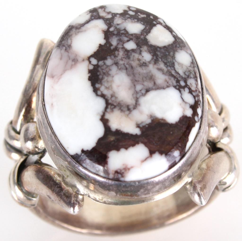 VINTAGE NAVAJO BUFFALO TURQUOISE STERLING RING (1 of 3)