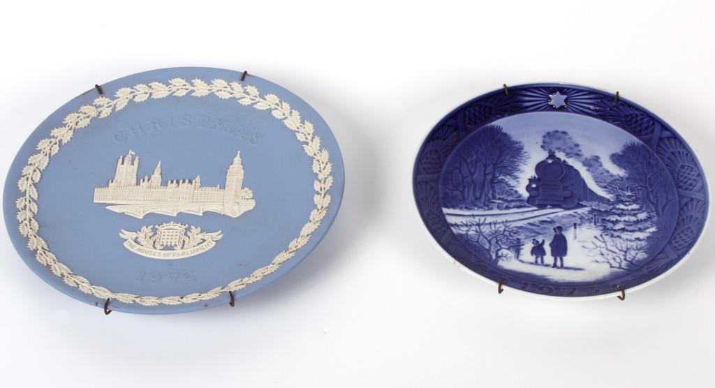 CERAMIC CHRISTMAS PLATES FROM 1973 &1974 (1 of 2)