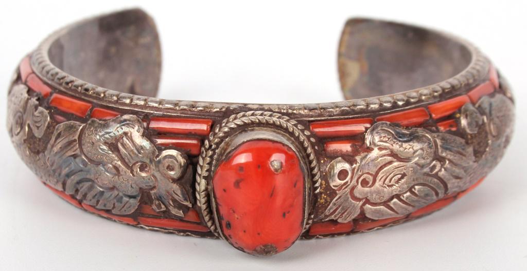 SOUTHWEST VINTAGE RED CORAL DRAGON BRACELET (1 of 4)