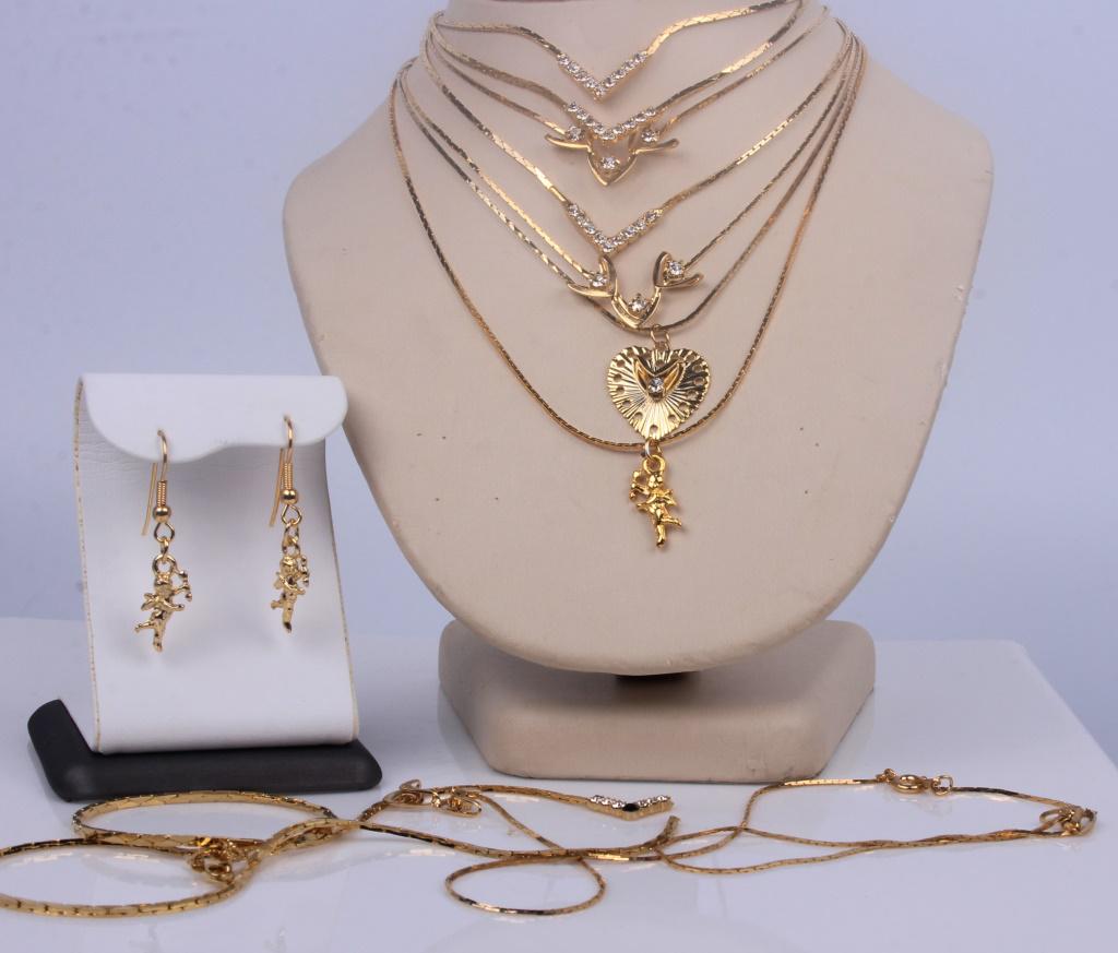 GOLD-TONED CHAINS - LOT OF 15 (1 of 2)