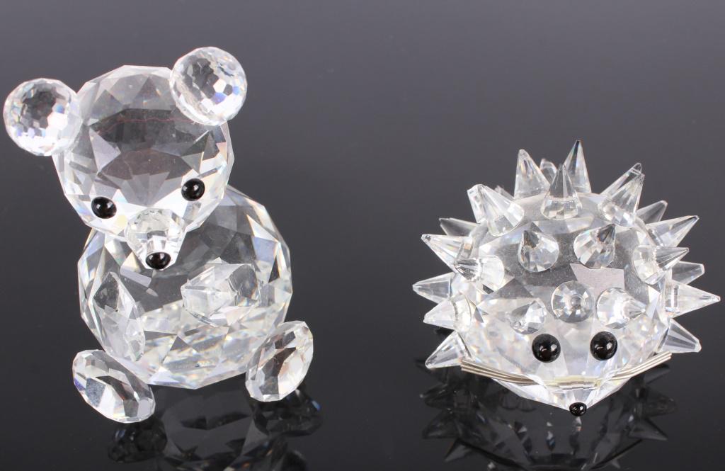SWAROVSKI CRYSTAL FIGURINE SITTING BEAR & HEDGEHOG (1 of 5)