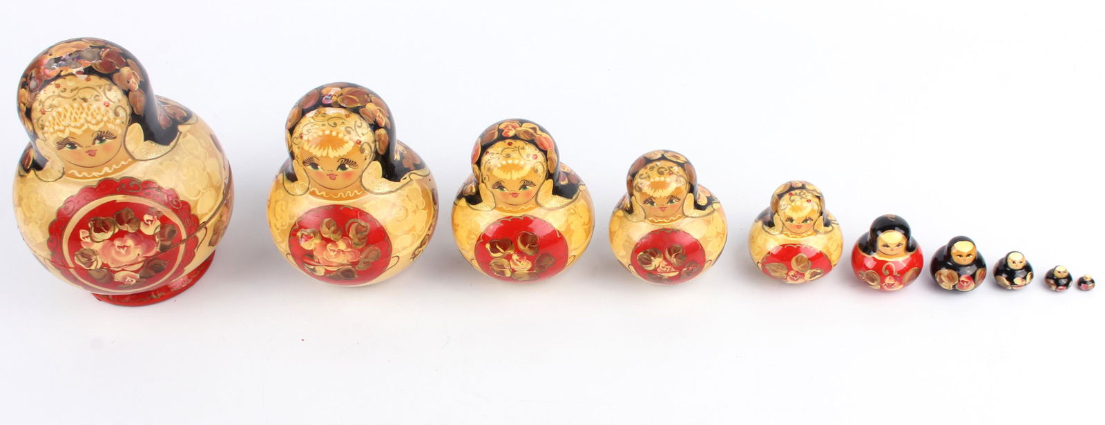 VINTAGE RUSSIAN NESTING DOLLS (1 of 5)