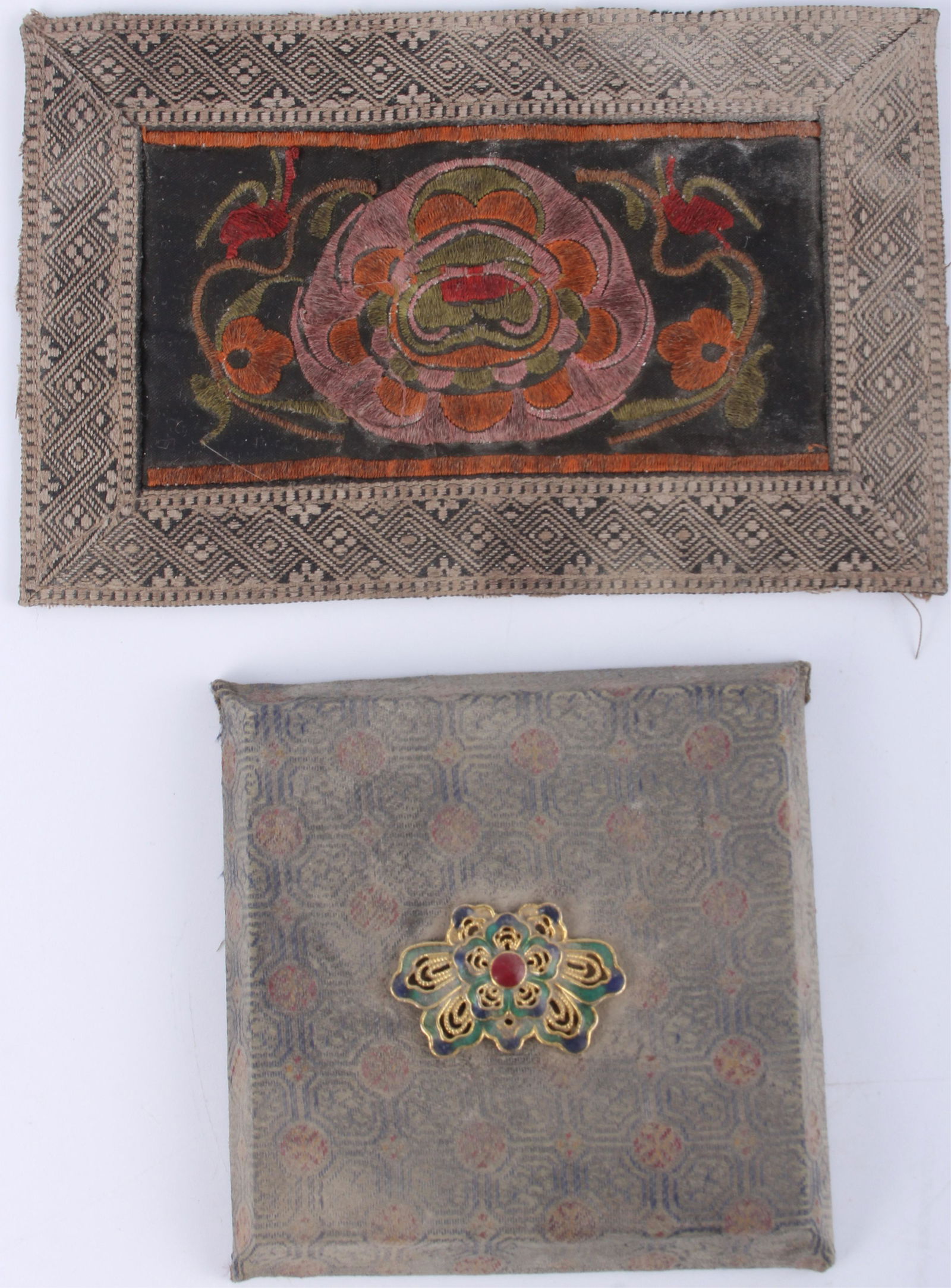 CHINESE EMBROIDERED TAPESTRY & FABRIC PLAQUE (1 of 5)