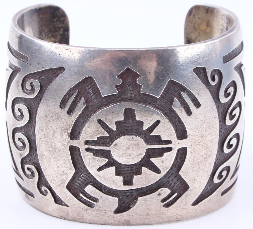 ZUNI STERLING SILVER TURTLE CUFF BRACELET (1 of 3)