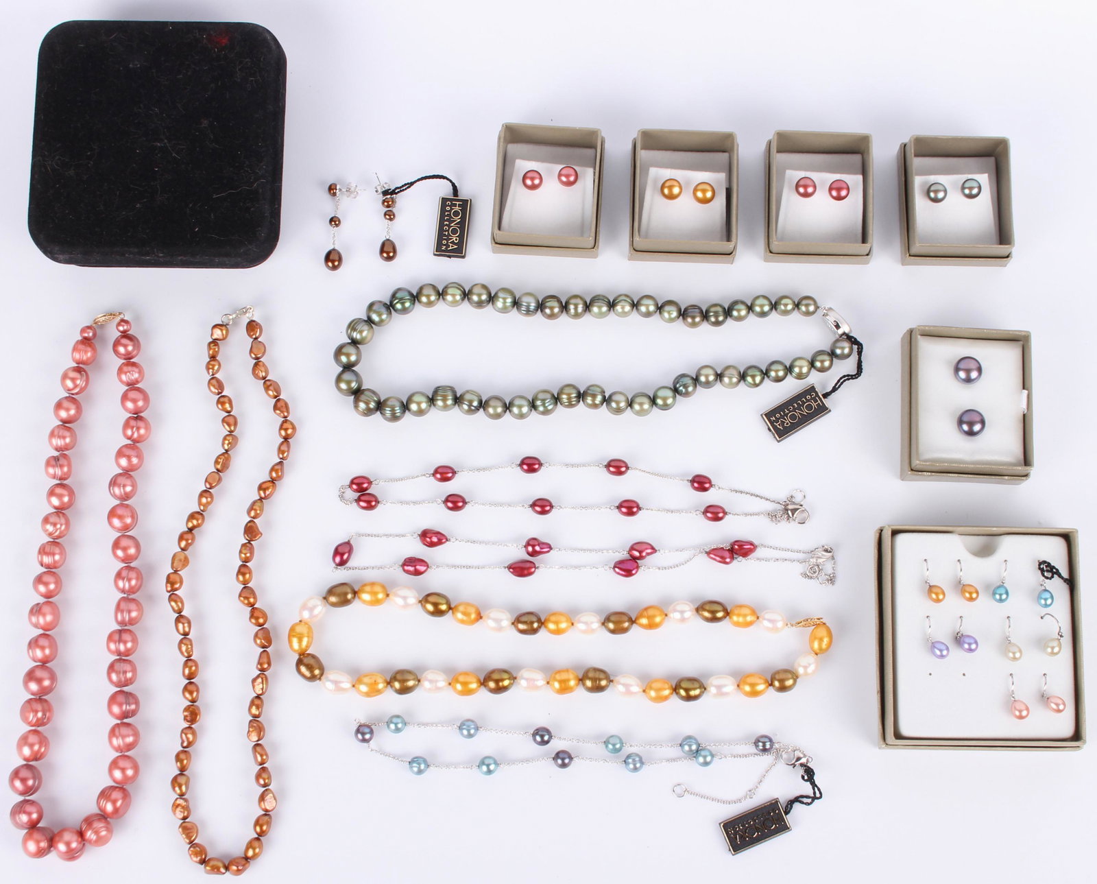 HONORA COLORFUL BAROQUE PEARL JEWELRY - (17): 127057 HONORA COLORFUL BAROQUE PEARL JEWELRY - (17) Honora colorful baroque pearl jewelry to include one large pink pearl necklace, one small pink pearl necklace, one gold-tone necklace, one green nec