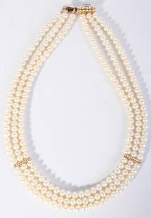 14K YELLOW GOLD 3-STRAND PEARL LADIES NECKLACE: 130014 14K YELLOW GOLD 3-STRAND PEARL LADIES NECKLACE 14k yellow gold 3-strand 5.6mm - 6.1mm pearl necklace. Pearls are slightly oval in shape. Stone Type: Pearl Weight: 72.7 GramsSize: 17" length