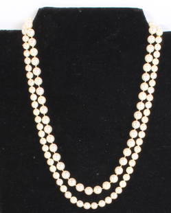 14K YELLOW GOLD PEARL LADIES NECKLACES - LOT OF 2: 130015 14K YELLOW GOLD PEARL LADIES NECKLACES - LOT OF 2 14k yellow gold pearl ladies necklaces- lot of 2. One necklace has 5.6mm (average) pearls and the other has 6.6mm (average) pearls. Stone