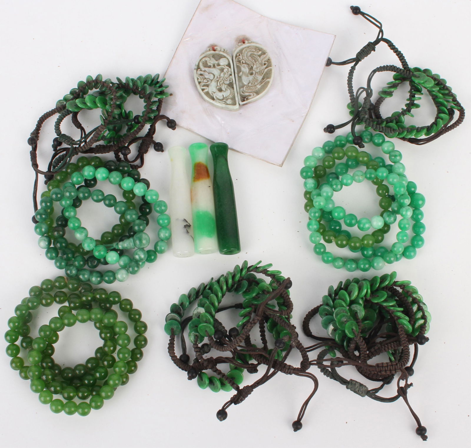 LOT OF JADE - BEADED JEWELRY, PENDANTS & MORE (1 of 7)