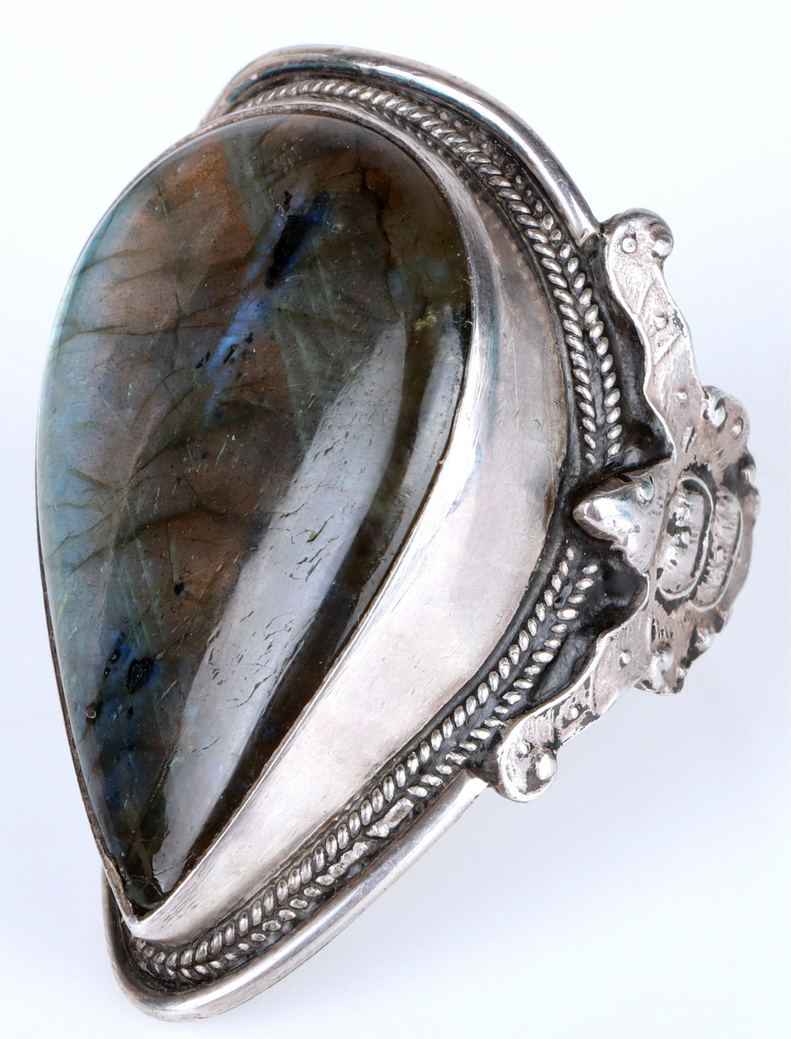 SOUTHWEST 24.75CT LABRADORITE STERLING RING (1 of 3)