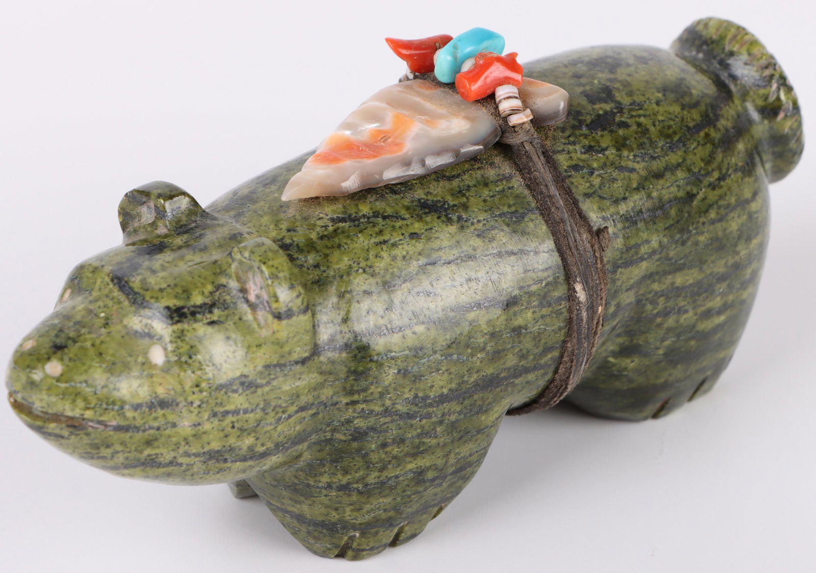 NATIVE AMERICAN HANDMADE ZUNI FETISH JASPER BEAR (1 of 5)