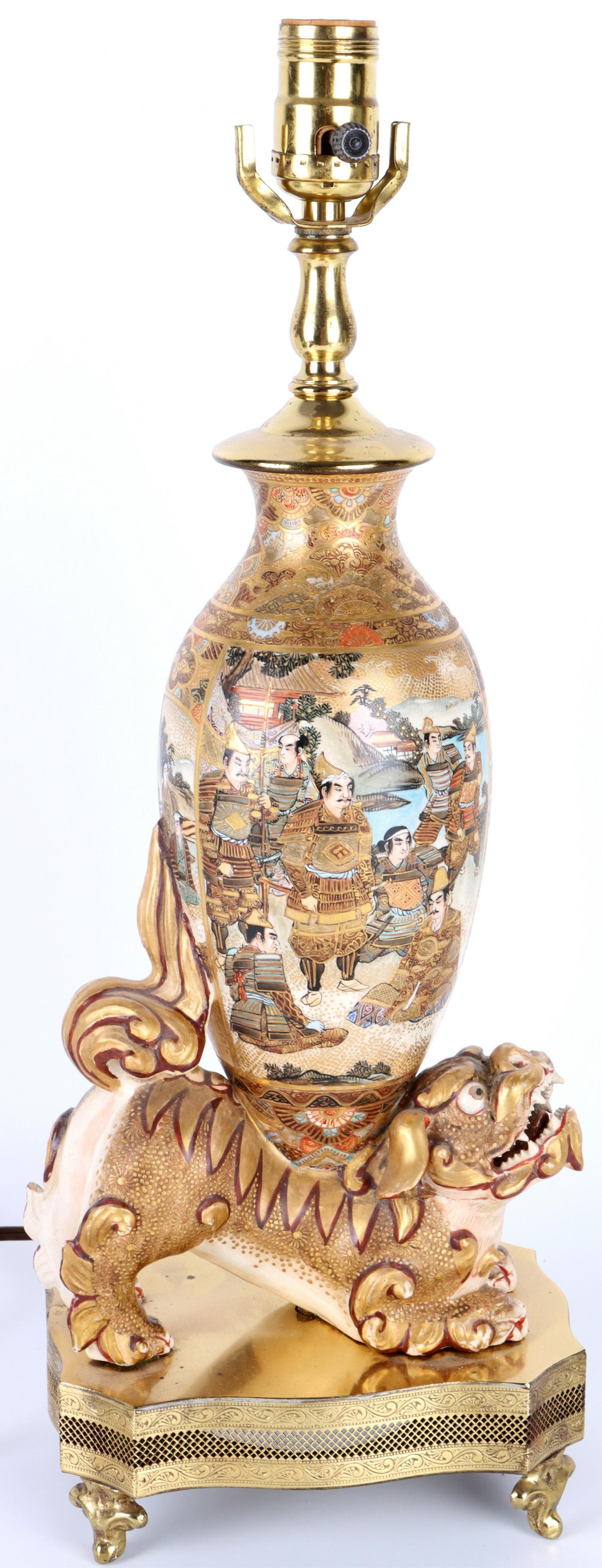 ANTIQUE ASIAN HAND-PAINTED FOO DOG TABLE LAMP (1 of 5)