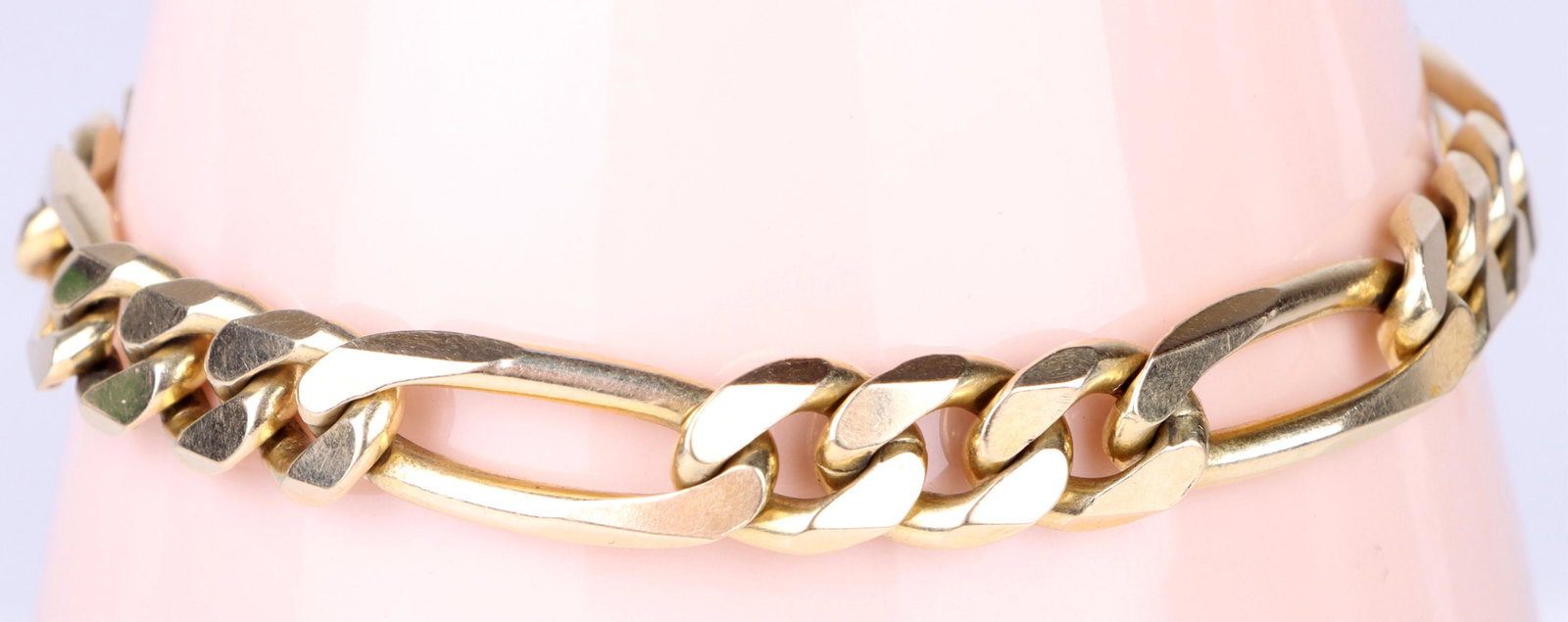 14K GOLD LARGE 33 GRAM FIGARO CHAIN BRACELET (1 of 3)