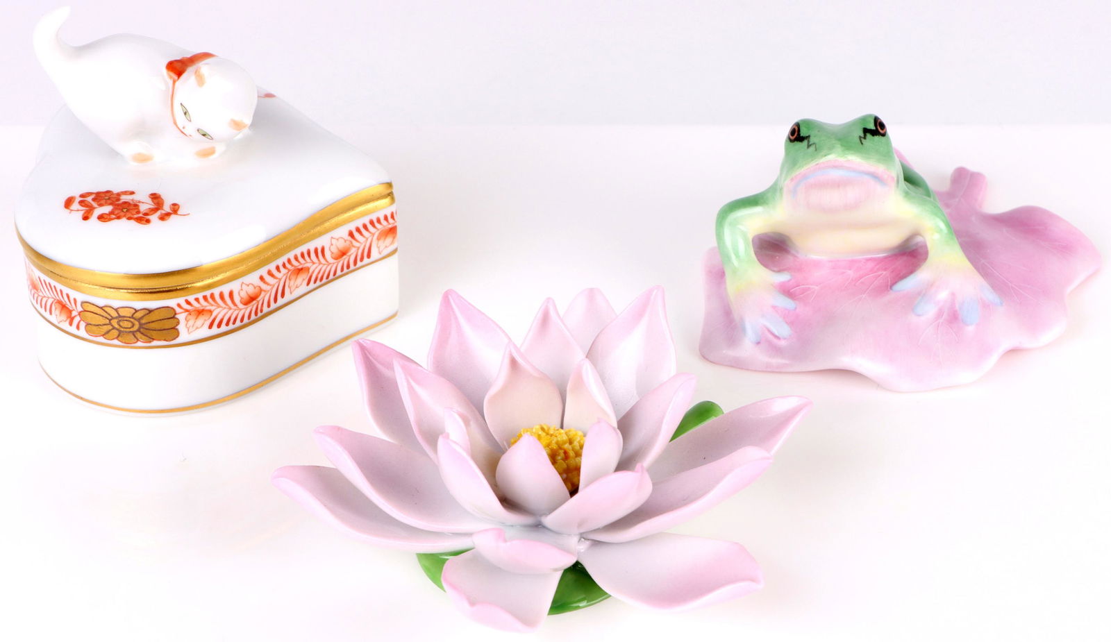 VINTAGE HEREND HUNGARY HAND PAINTED ITEMS - (3) (1 of 9)