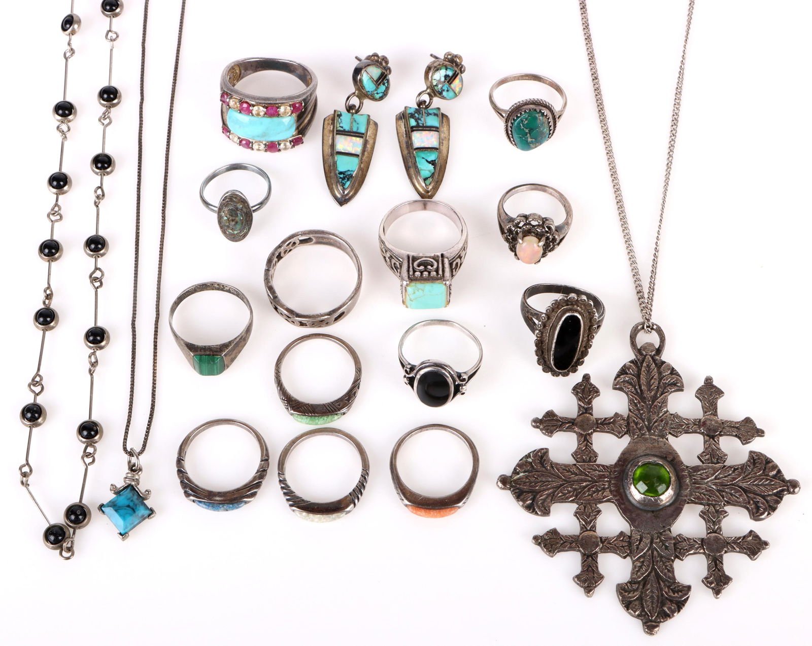 STERLING SILVER ANTIQUE SOUTHWEST NAVAJO JEWELRY (1 of 6)