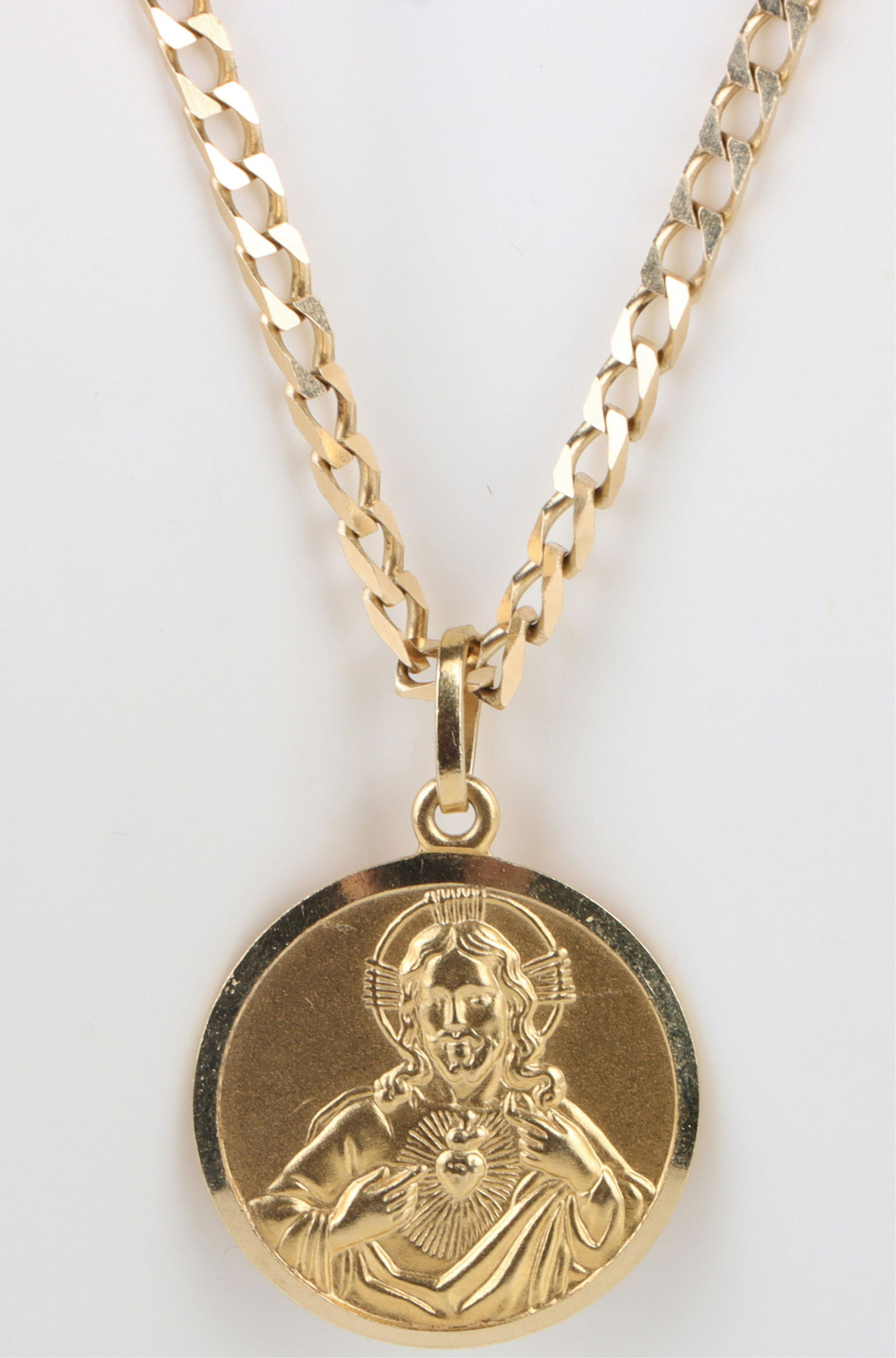 14K YELLOW GOLD CHAIN NECKLACE & RELIGIOUS PENDANT (1 of 5)