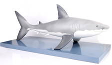 LLADRO PORCELAIN WHITE SHARK FIGURE 01008470