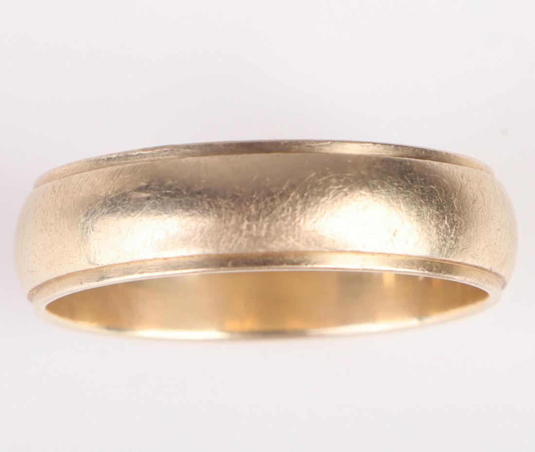 14K YELLOW GOLD UNISEX WEDDING RING BAND: 156073 14K YELLOW GOLD UNISEX WEDDING RING BAND 14k yellow gold unisex wedding ring band. Weight: 6.0 Grams Size: US 10.75 Condition: Very fine.Very fine.