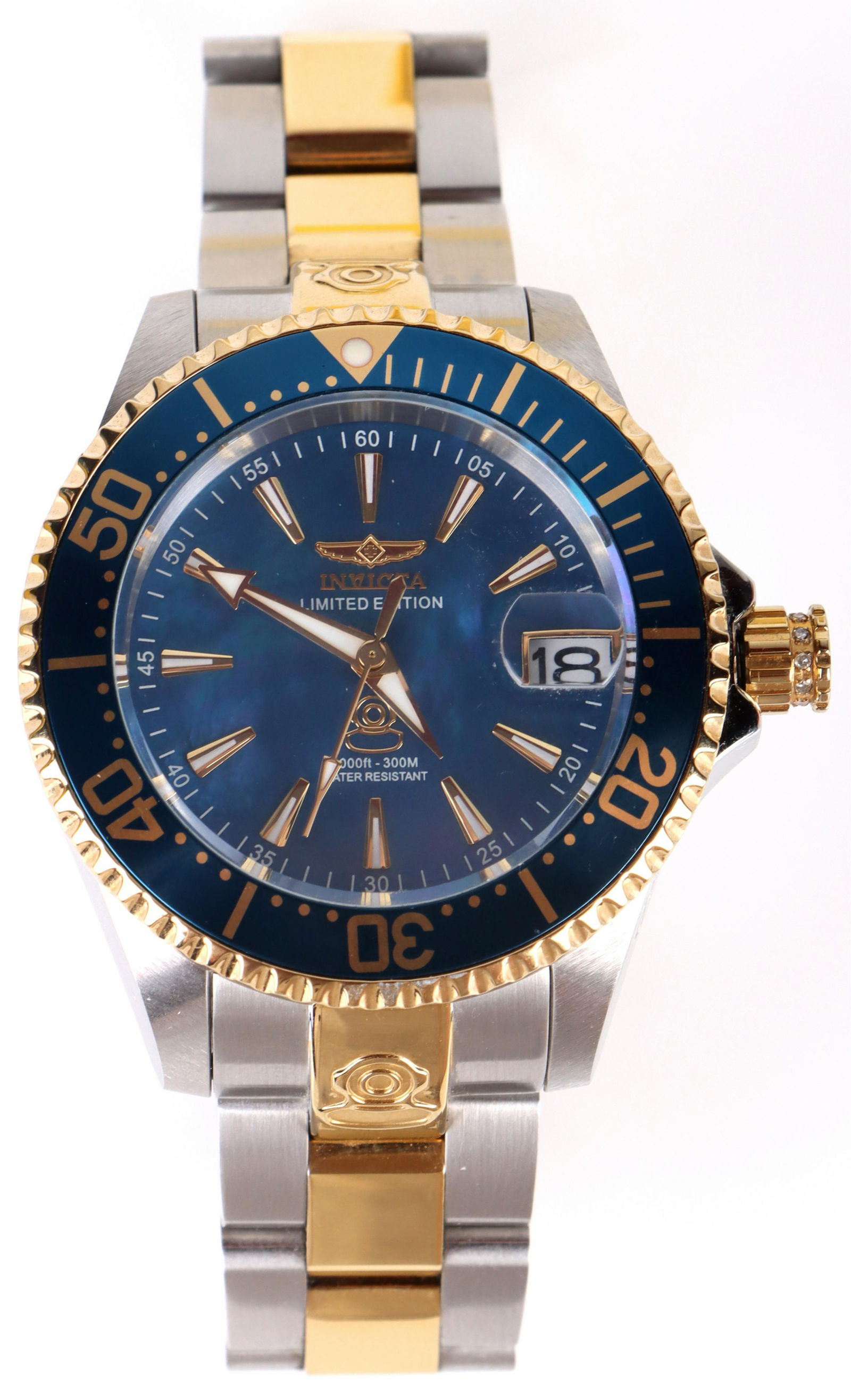 INVICTA GRAND DIVER TWO-TONED 3D BLUE DIAL WATCH: 156174 INVICTA GRAND DIVER TWO-TONED 3D BLUE DIAL WATCH Invicta Grand Diver two-toned 3D blue dial automatic men's wristwatch. Water-resistant up to 300 meters. Comes with a clear reverse and original
