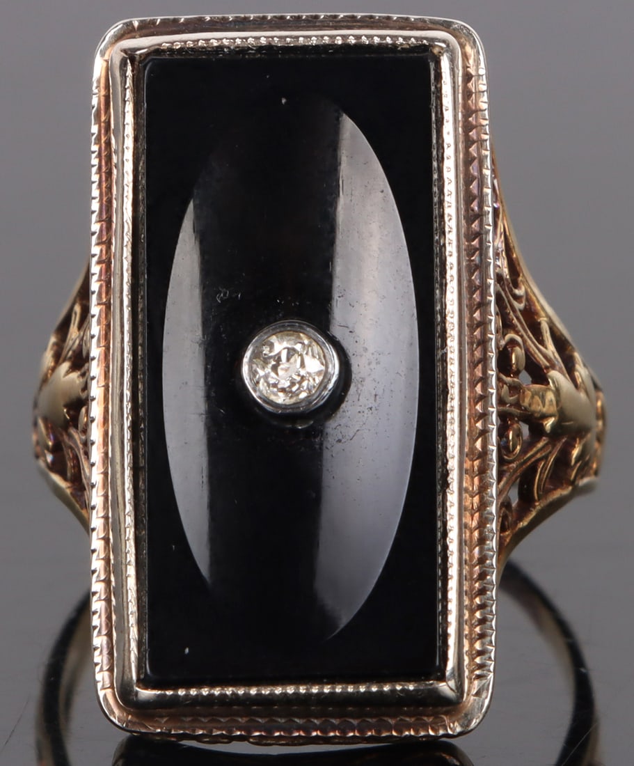 10k Yellow Gold Antique Diamond Onyx Ring