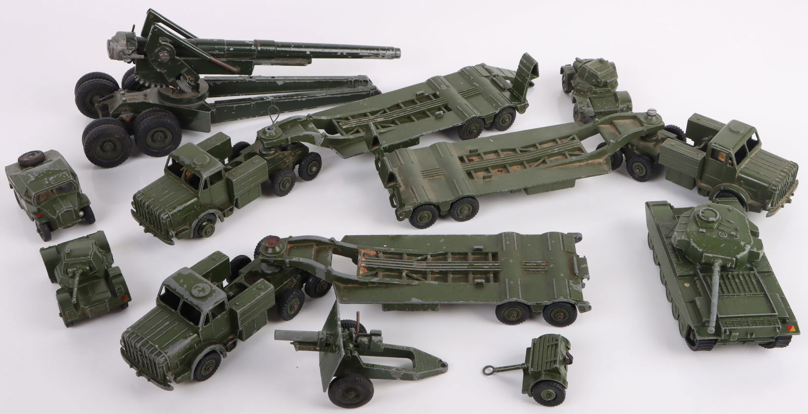 DINKY SUPERTOYS & BRITISH LTD MILITARY METAL TOYS (1 of 7)