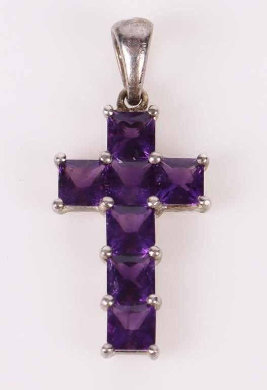 STERLING SIVER  AMETHYST CROSS LADIES PENDANT (1 of 3)