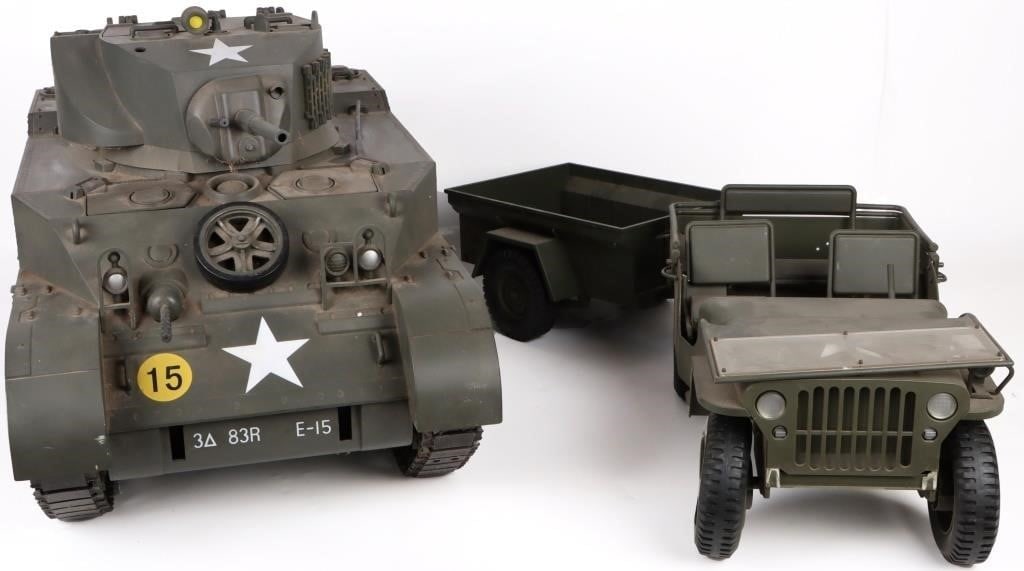 VINTAGE 21ST CENTURY TOYS ARMY MODELS - (3): Vintage 21st Century Toys army models to include the 1/6 Stuart M5 Light Tank, the 2F 8674 WWII Jeep and the trailer to go with it.Size: 28.00", 18.50" and 16.00"Condition: piece on the front of both