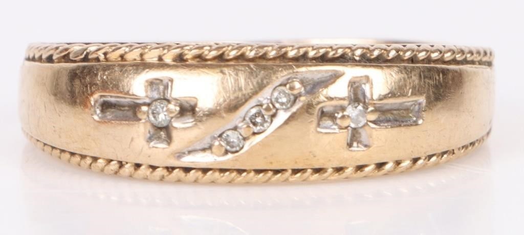 10K YELLOW GODL DIAMOND CROSS MEN'S RING (1 of 4)