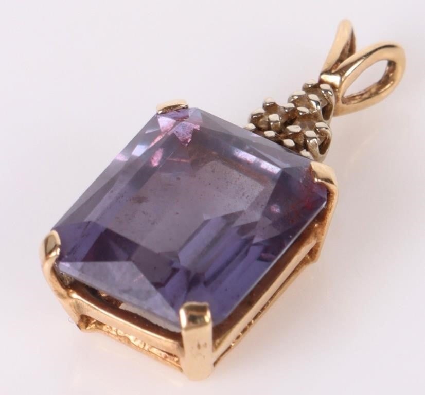 7.6 X 5.6MM SAPPHIRE 10K YELLOW GOLD PENDANT (1 of 4)