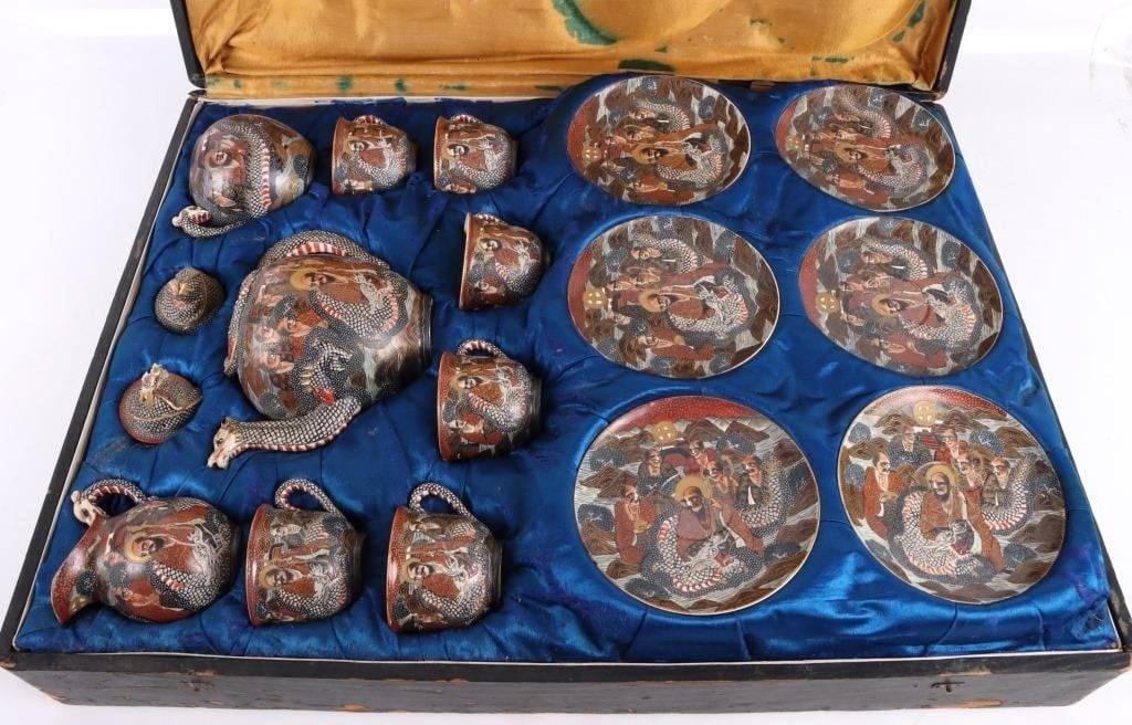 ANTIQUE CHINESE PORCELAIN HAND-PAINTED TEA SET (1 of 10)