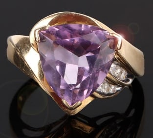 TRILLION CUT AMETHYST & DIA.14K YELLOW GOLD RING