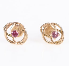 14K YELLOW GOLD RUBY LADIES STUD EARRINGS