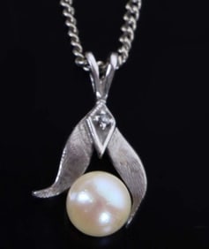 14K WHITE GOLD PEARL DIAMOND NECKLACE & PENDANT